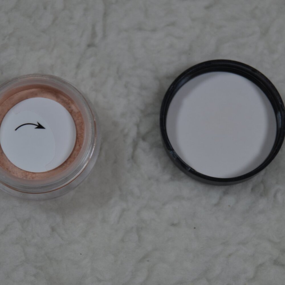 Bareminerals eye color- Vanilla Sugar, brand new and factory sealed - Picture 4 of 5